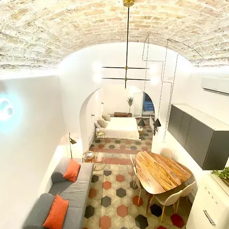 Nice Downtown Loft דירה *