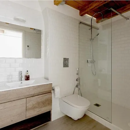דירה Nice Downtown Loft