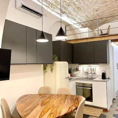 Nice Downtown Loft アパート *